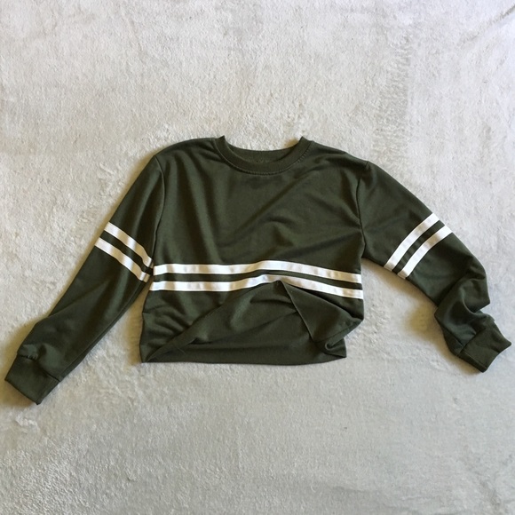 Forever 21 Sweaters - 80’s cropped sweater❕❕
